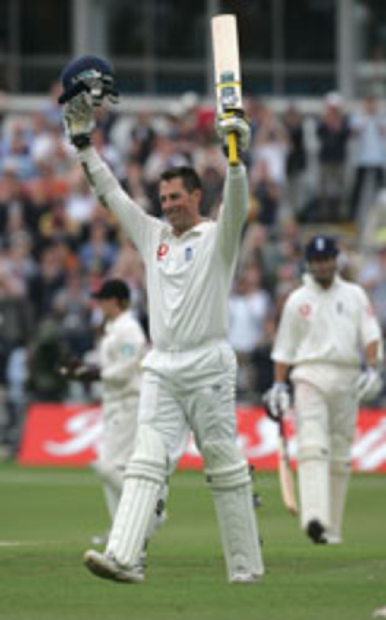 Marcus Trescothick celebrates his century, England v New Zealand, 2nd Test, Headingley, June 5, 2004