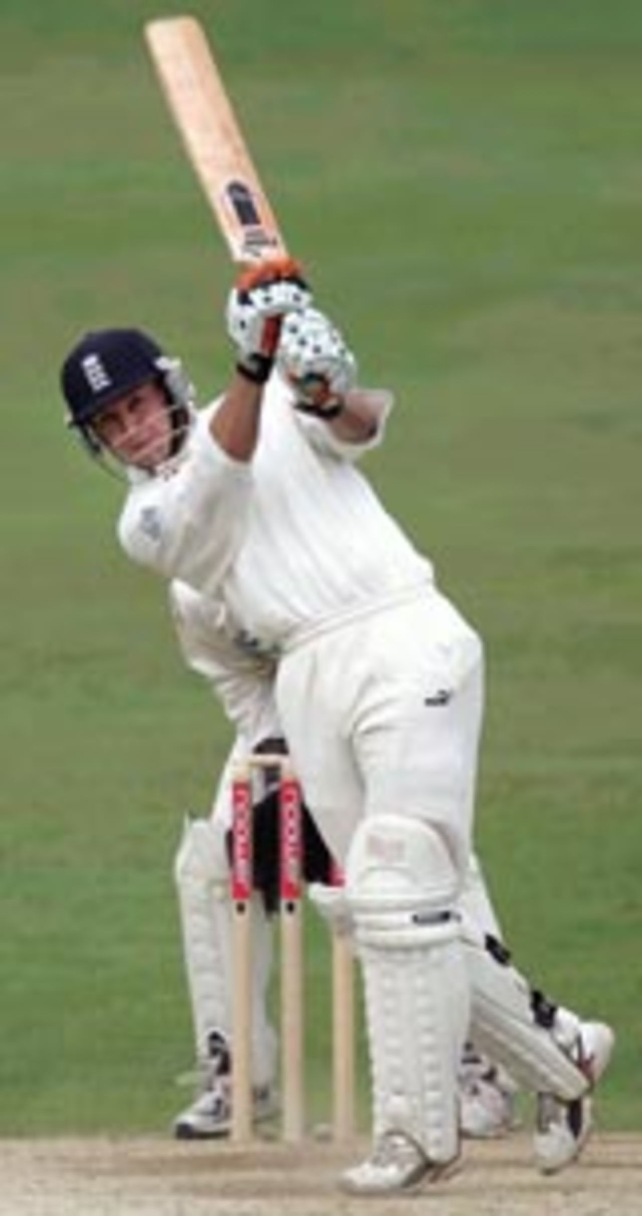 Geraint Jones plays a lofted drive, England v New Zealand, 2nd Test, Headingley, June 6 2004