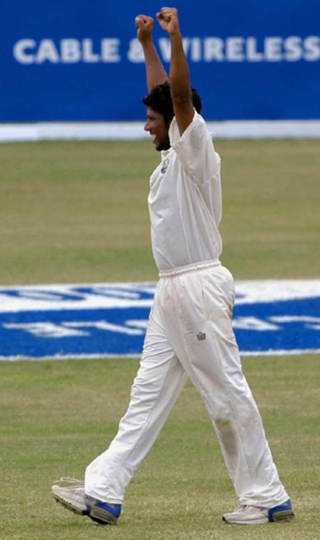 Ramnaresh Sarwan celebrates taking the final wicket, West Indies v Bangladesh, 2nd Test, Jamaica, June 7, 2004