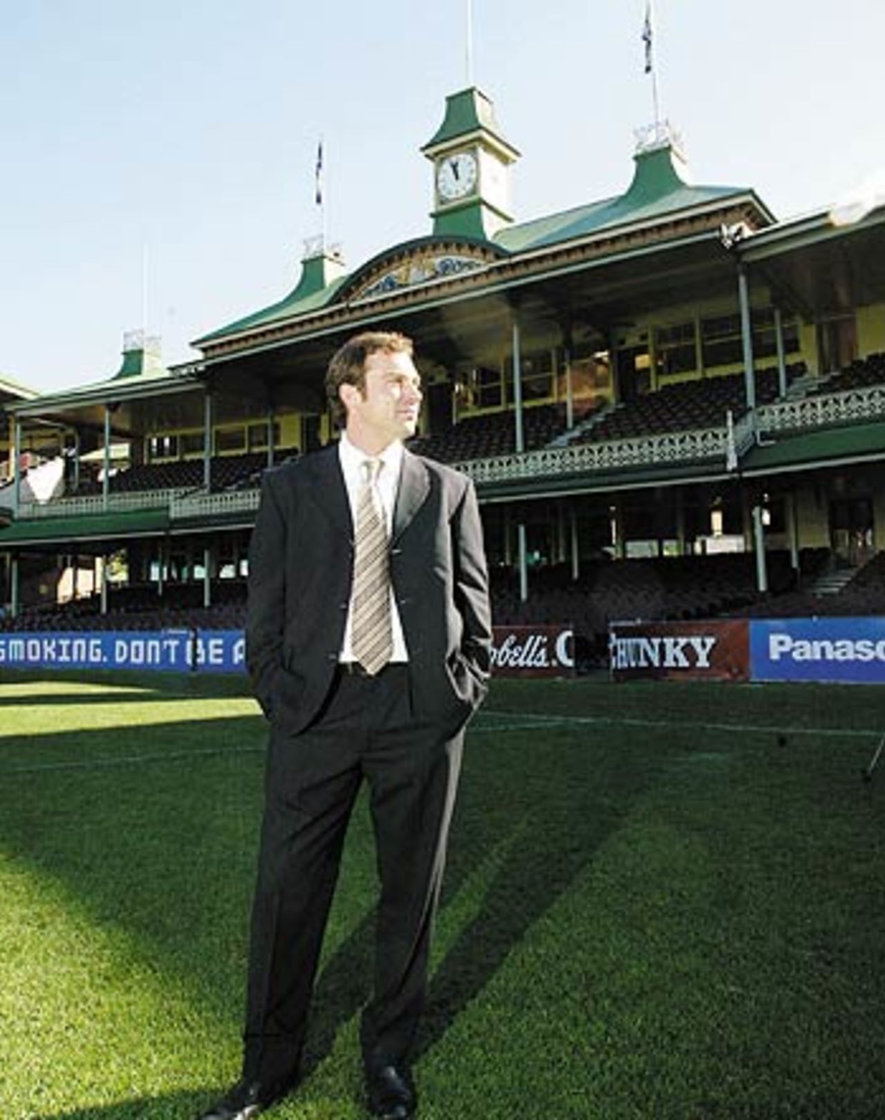 Slater surveys the SCG after his final call, June 9, 2003