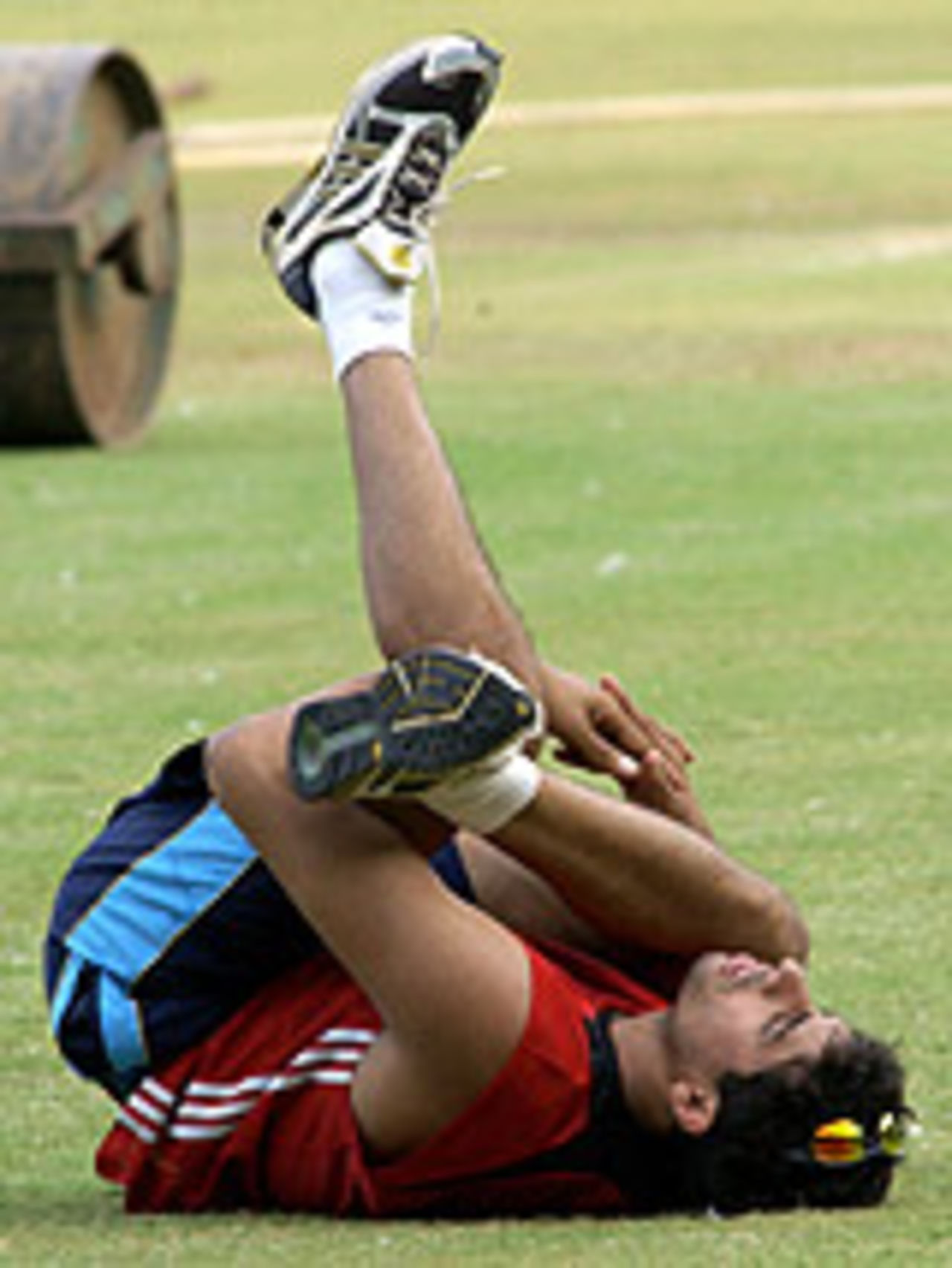 Ashish Nehra at the training camp in Bangalore, June 17, 2004