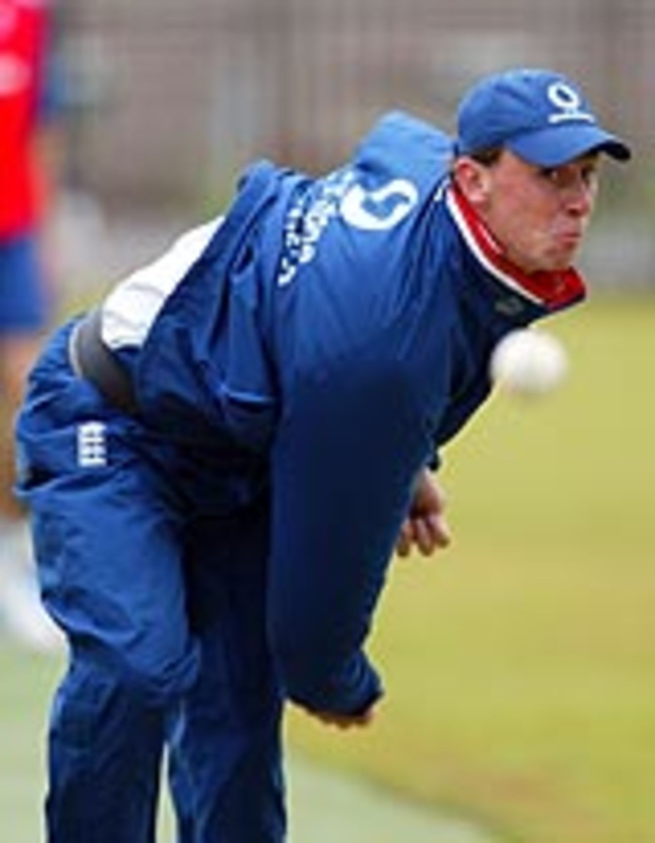 Rikki Clarke bowls in the Old Trafford nets, England v New Zealand, NatWest Series, 2004