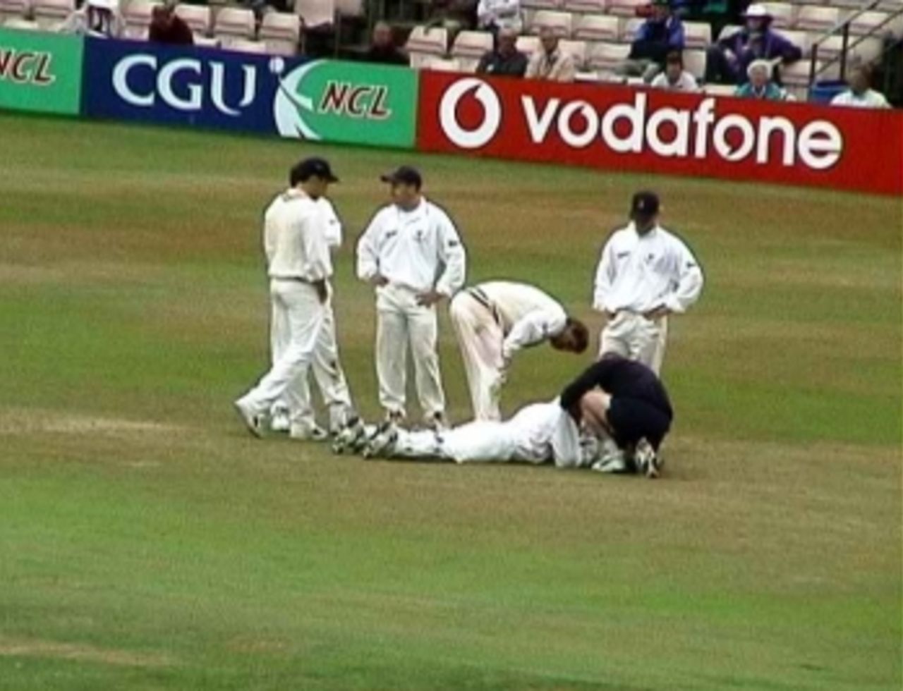 Dave Newman, Hampshire physio treats Aidie Aymes ...