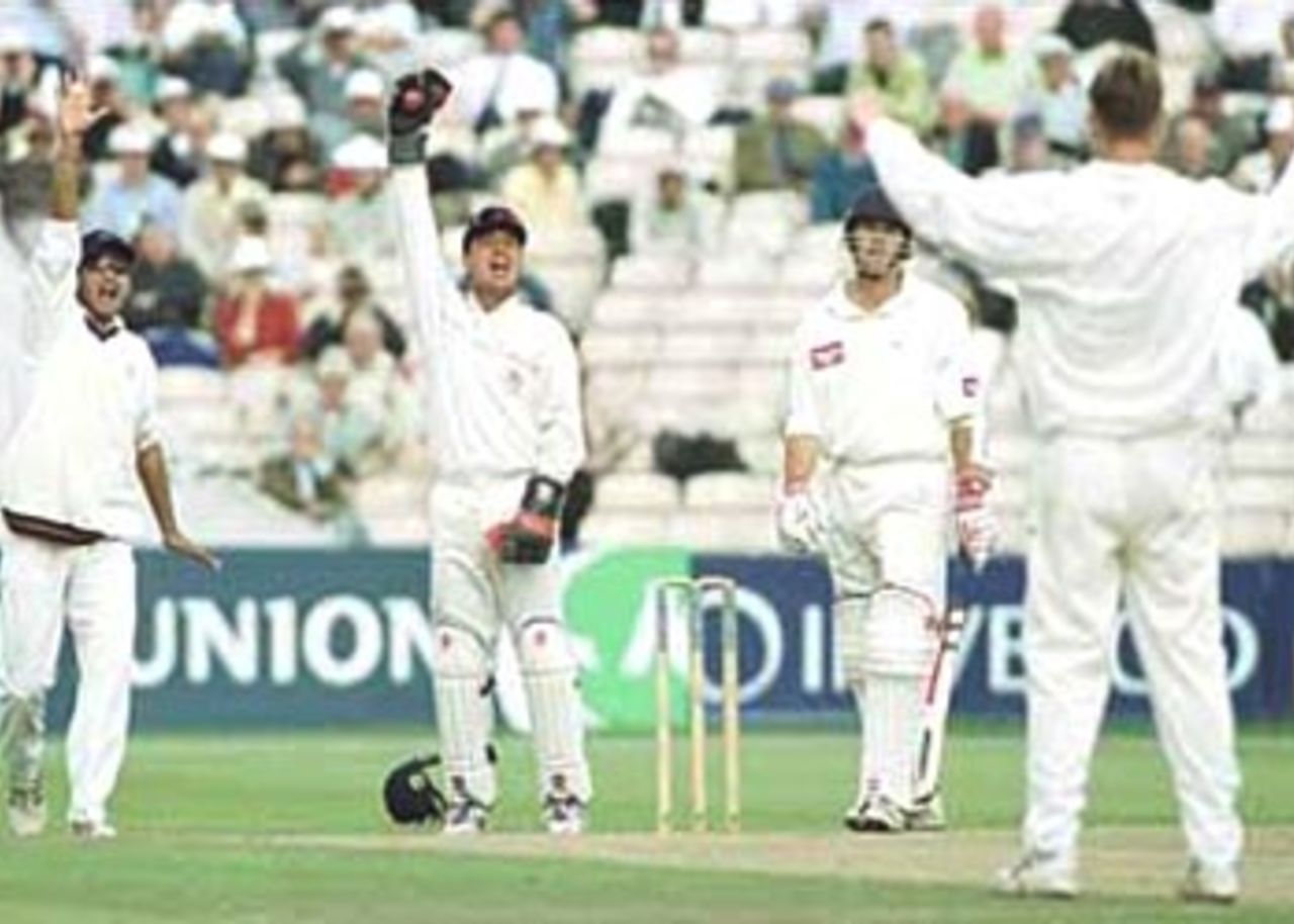Warren Hegg appeals successfully for a caught behind off Gary Yates, PPP healthcare County Championship Division One, 2000, Lancashire v Yorkshire, Old Trafford, Manchester, 29Jun-02Jul 2000 (Day 2).