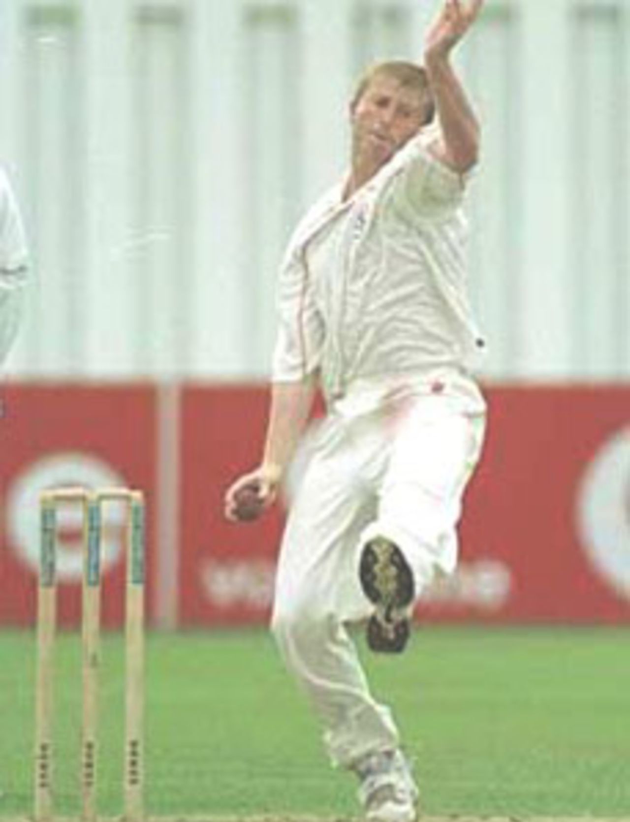 Chapple in his delivery stride, PPP healthcare County Championship Division One, 2000, Derbyshire v Lancashire, County Ground, Derby, 07-10 July 2000 (Day 3).