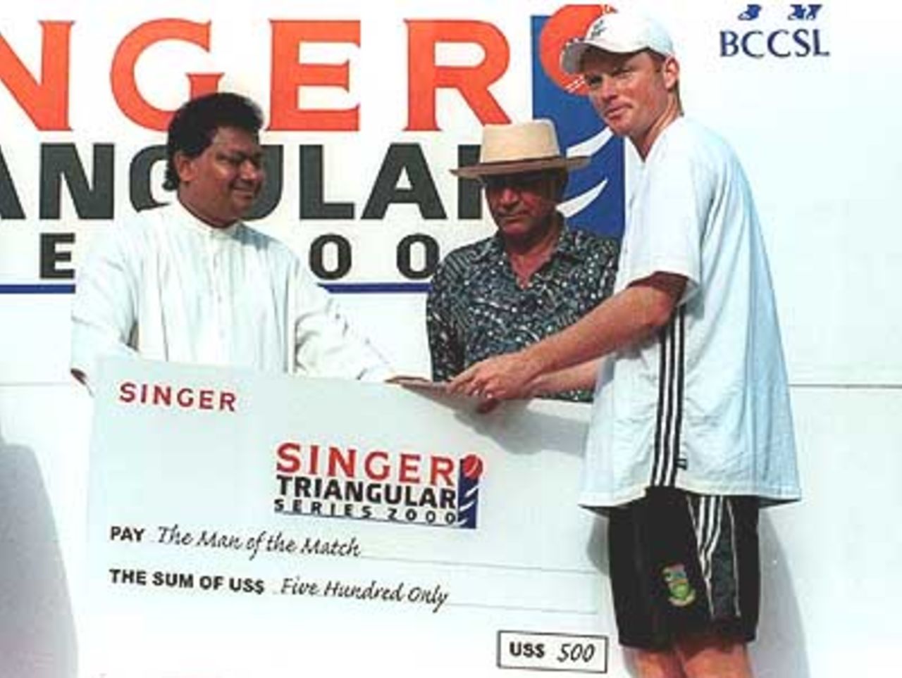 Terbrugge receives a well deserved Man of the Match award, Singer Triangular Series, 2000/01, 6th Match, Pakistan v South Africa, Sinhalese Sports Club Ground, Colombo, 12 July 2000.