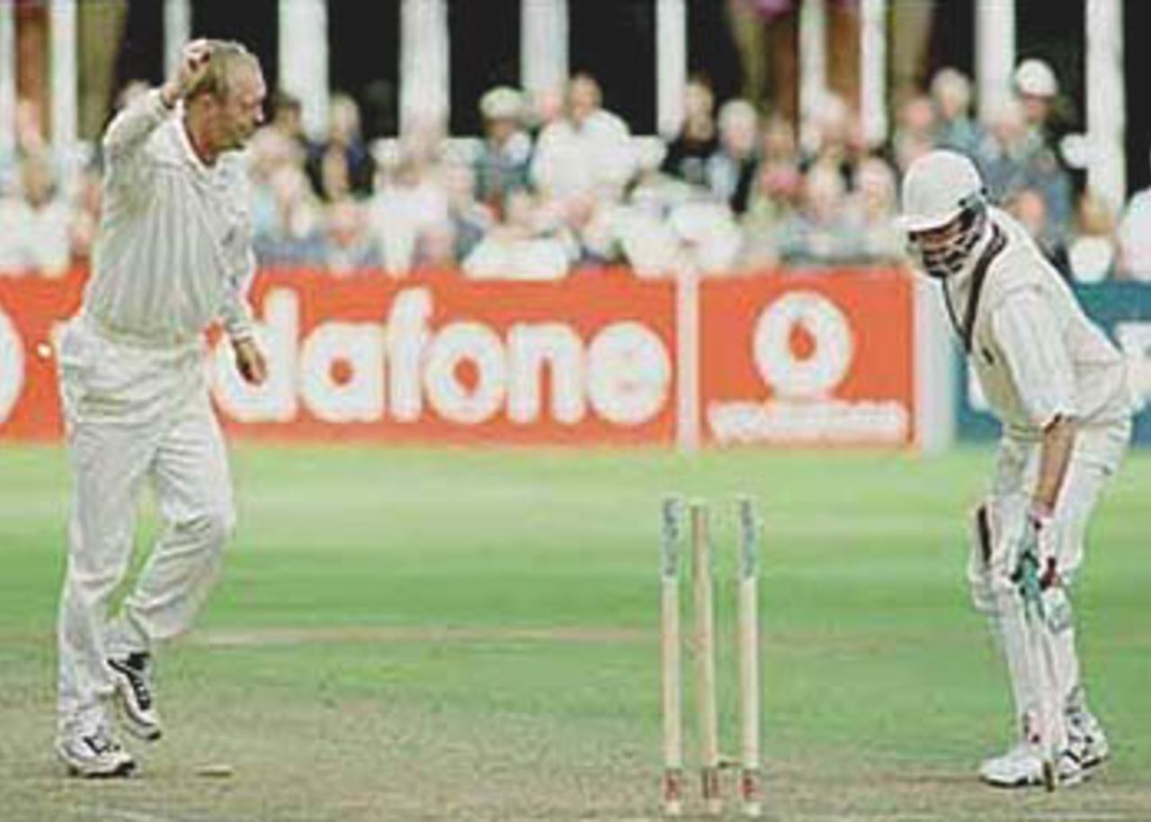 Gary Keedy runs out Holloway, PPP healthcare County Championship Division One, 2000, Somerset v Lancashire, County Ground, Taunton, 12-15 July 2000(Day 2).