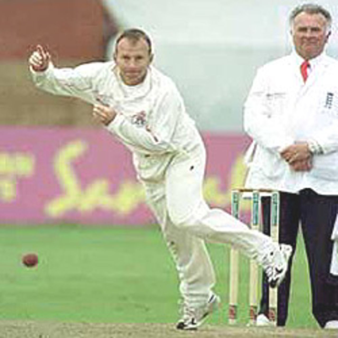 Neil Fairbrother in search of a breakthrough, PPP healthcare County Championship Division One, 2000, Somerset v Lancashire, County Ground, Taunton, 12-15 July 2000(Day 2).