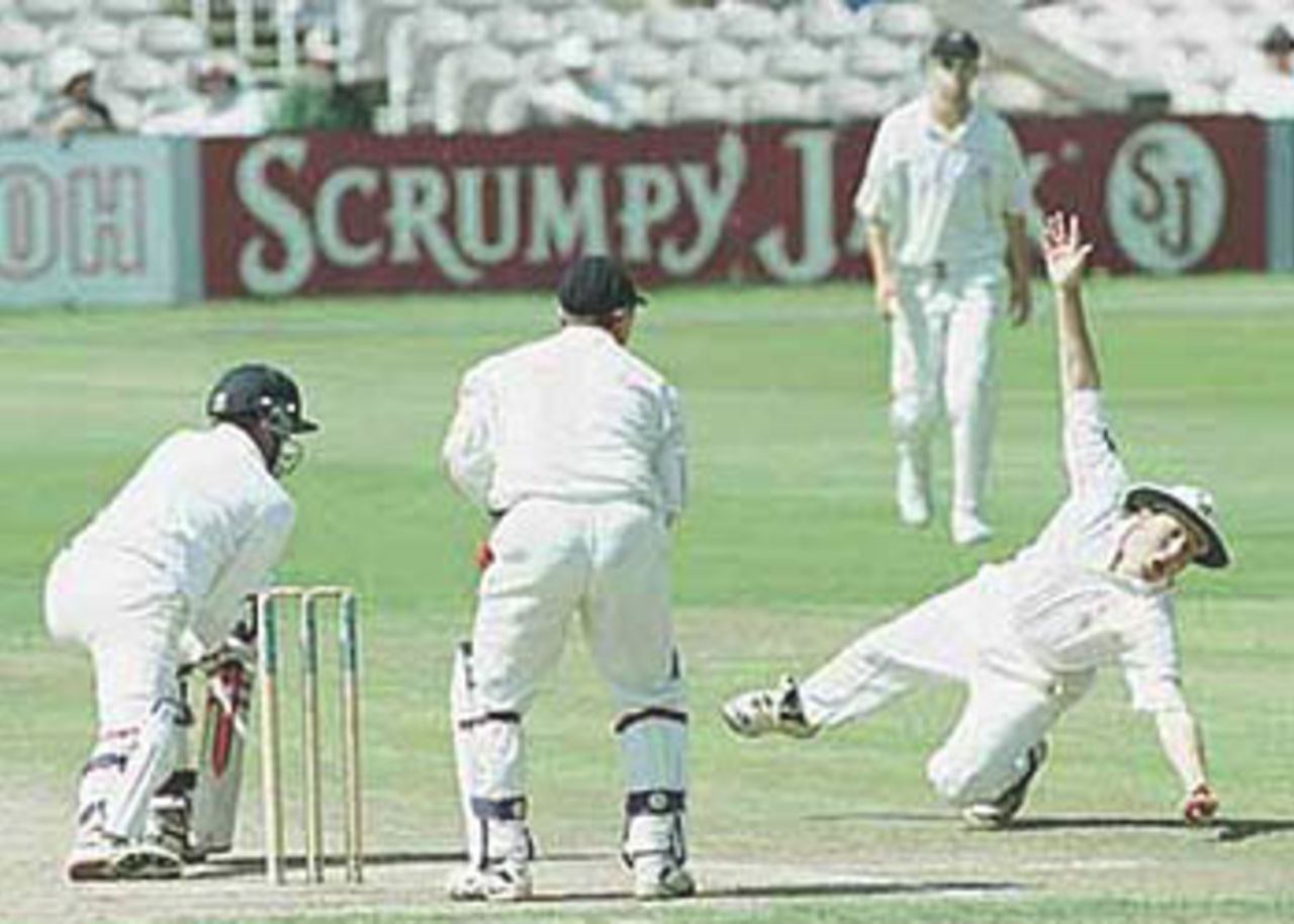 Atherton makes a valiant attempt to catch Nick Speak, PPP healthcare County Championship Division One, 2000, Lancashire v Durham, Old Trafford, Manchester 19-22 July 2000 (Day 4).