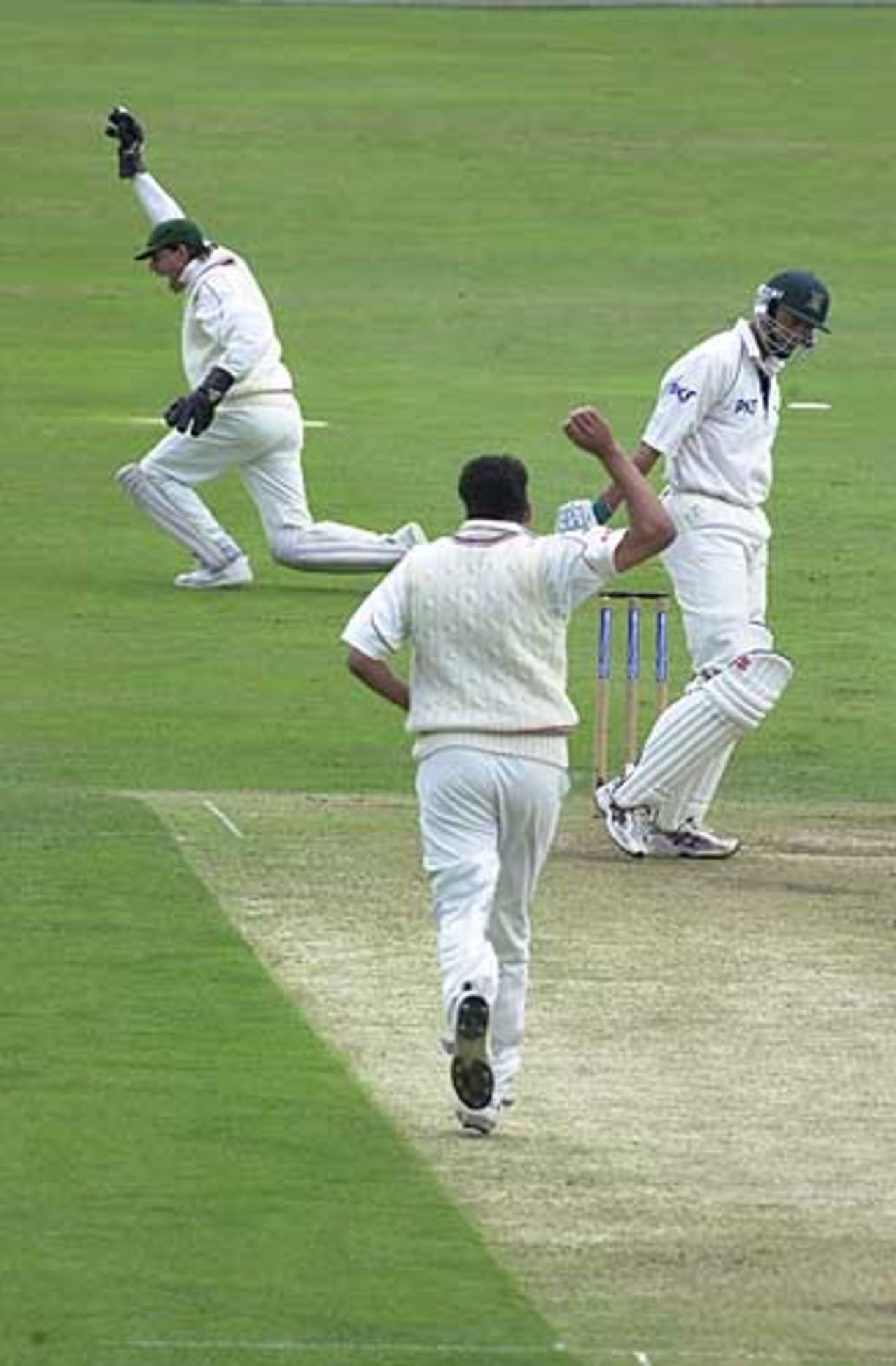 Notts v Leics, Cheltenham and Gloucester Trophy , 11th July 2001, Nottingham
