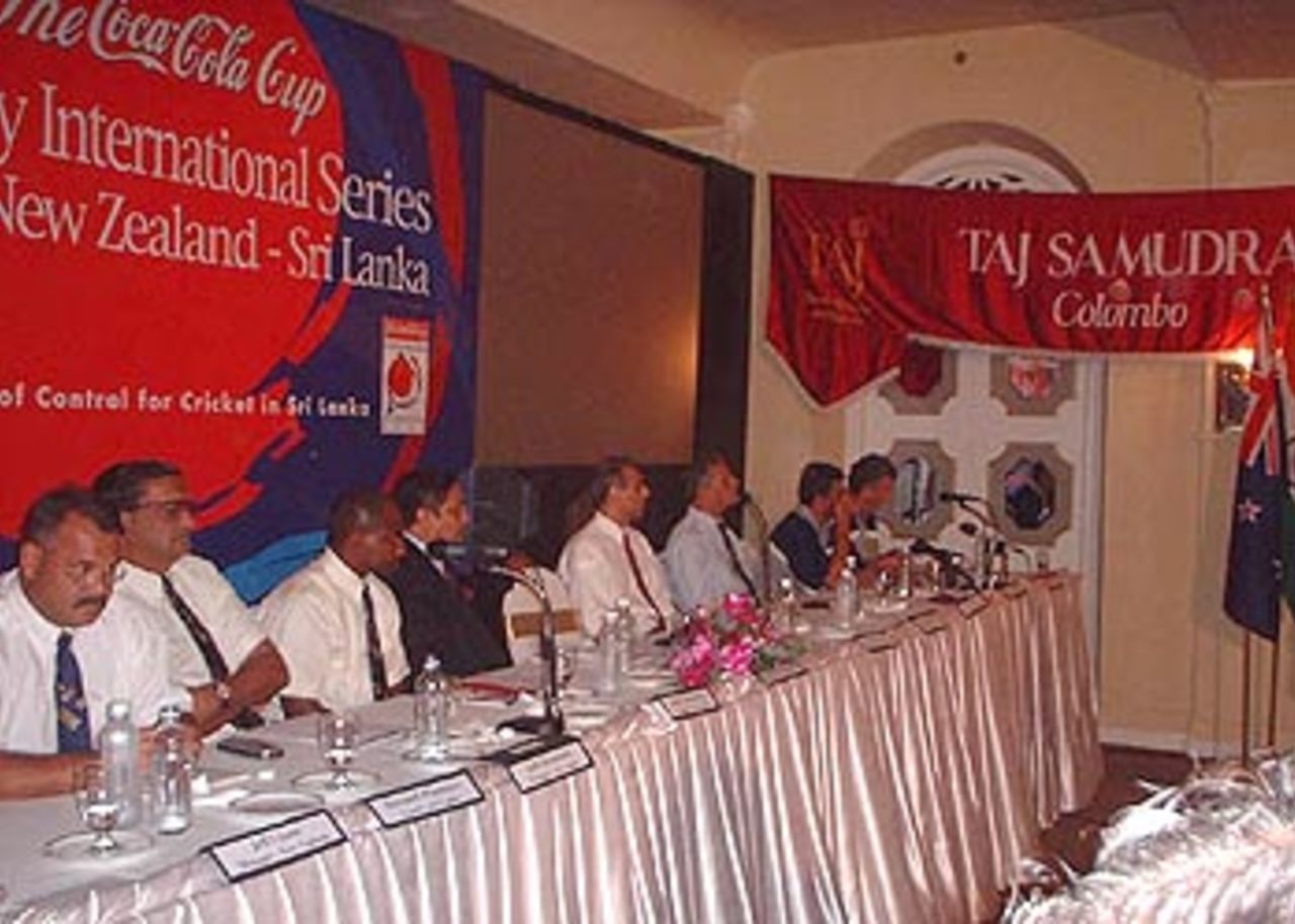 16 July 2001: Coca-Cola Cup (Sri Lanka) 2001, Members of the media attending the press conference at Taj Samundra Hotel, Colombo.