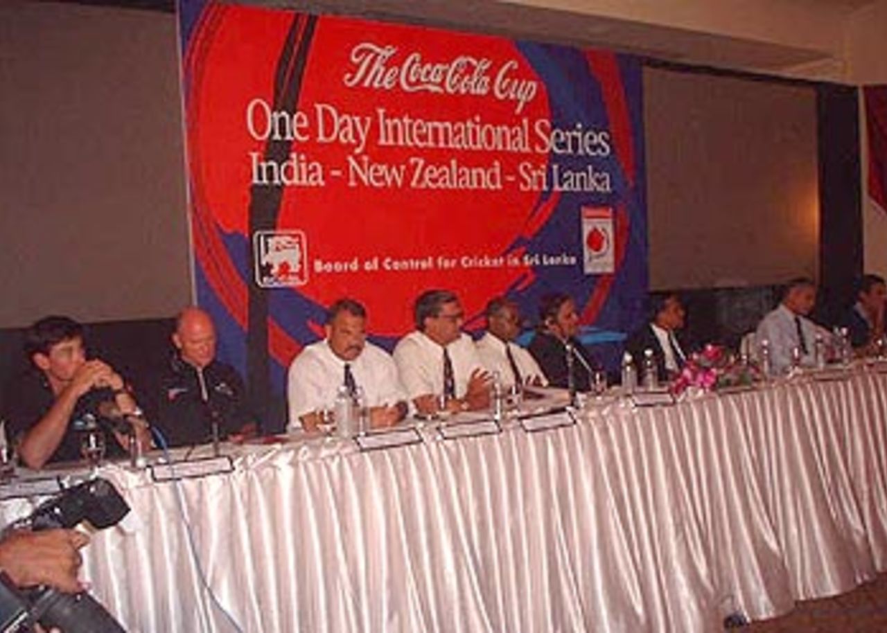 16 July 2001: Coca-Cola Cup (Sri Lanka) 2001, Stephen Fleming, Jeff Crowe and Dav Whatmore at the press conference at Taj Samundra Hotel, Colombo.