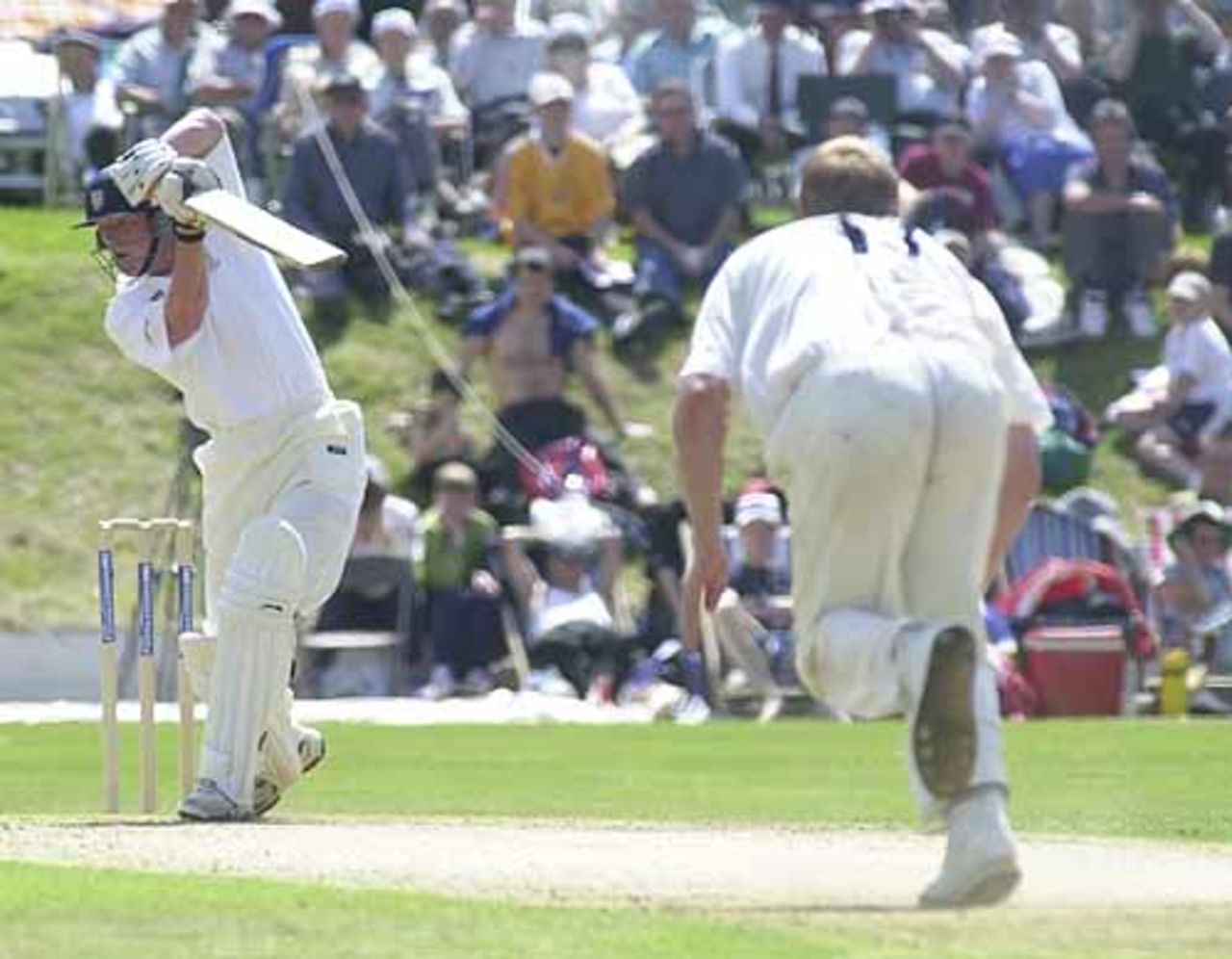 Paul Collingwood drives Flintoff throught the covers in his innings of 60, C+G Quarter Final, Blackpool, 25 Jul 2001