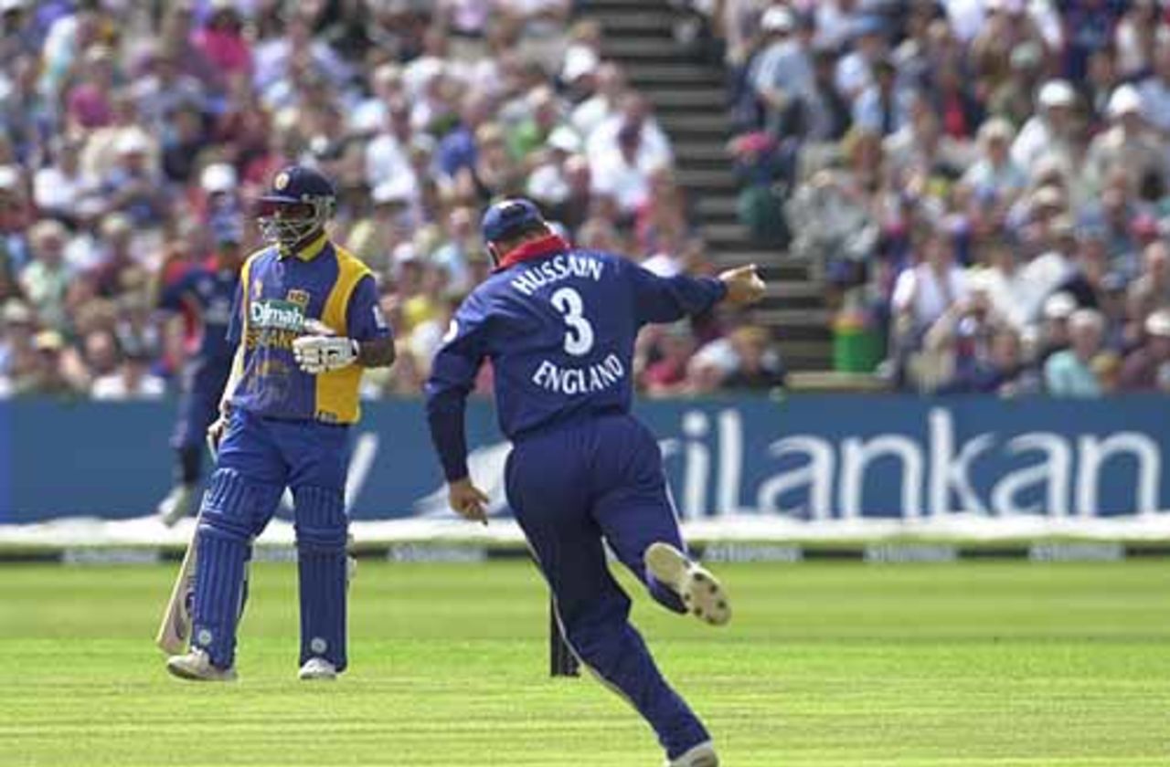 Hussain catches out Jayasuriya off the bowling of Alex Tudor, England v Sri Lanka at Manchester, July 2002