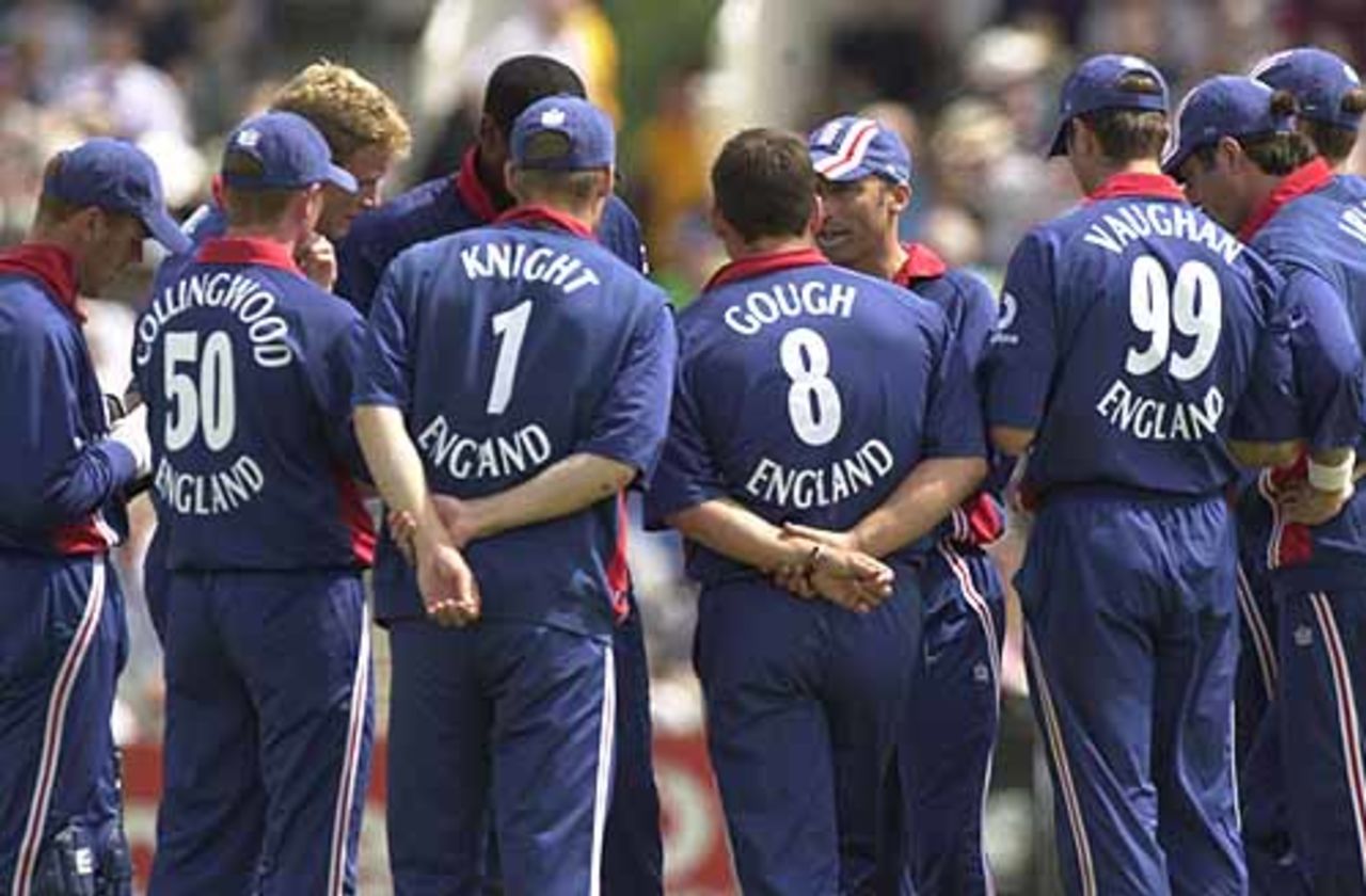 Captain Hussain marshalls the troops in the field, England v Sri Lanka at Manchester, July 2002