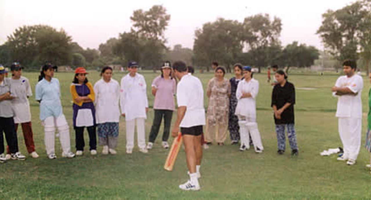 Wasim Hassan Raja gives cricket tips to PWCA players, Coaching & Training Centre, Lahore