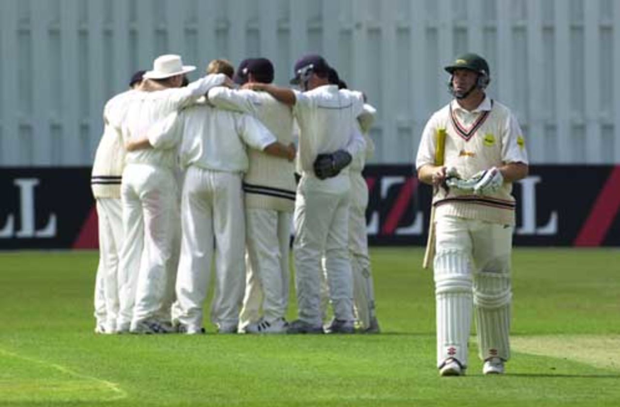 Trevor Ward takes the lonely walk back to the pavilion after being dismissed for 1 in the 9th opener of the day after facing 22 balls. Leics v Kent, Frizzell County Championship 24th July 2002