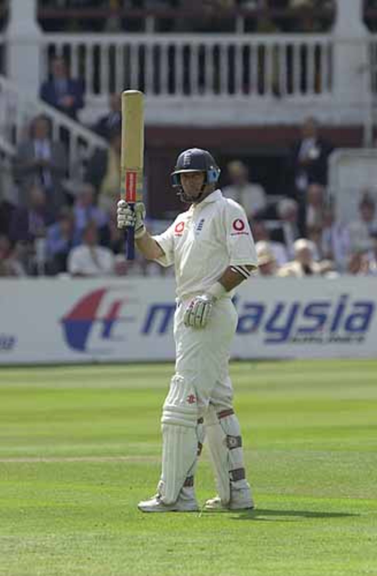 Nasser Hussain gets the applause for a Test match 50, England v India, 1st npower Test at Lord's