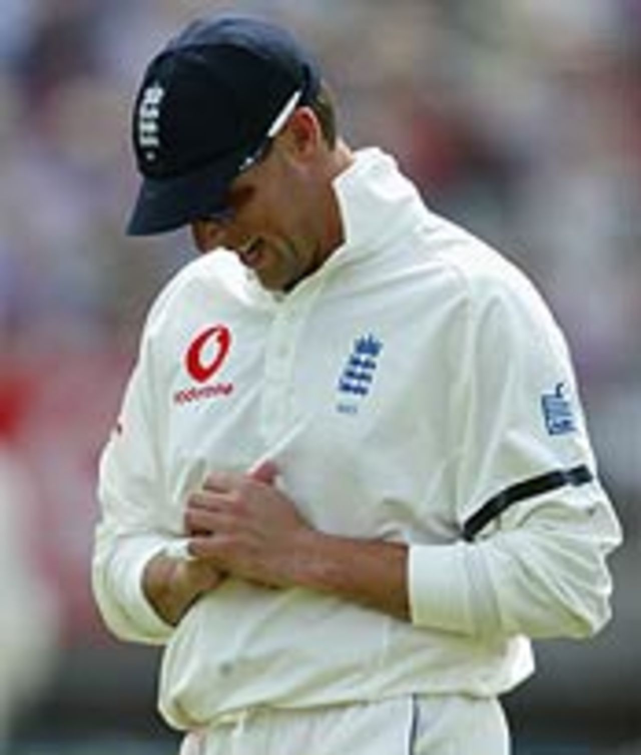 Marcus Trescothick and injured finger, England v South Africa, 1st Test, Edgbaston, July 24, 2003