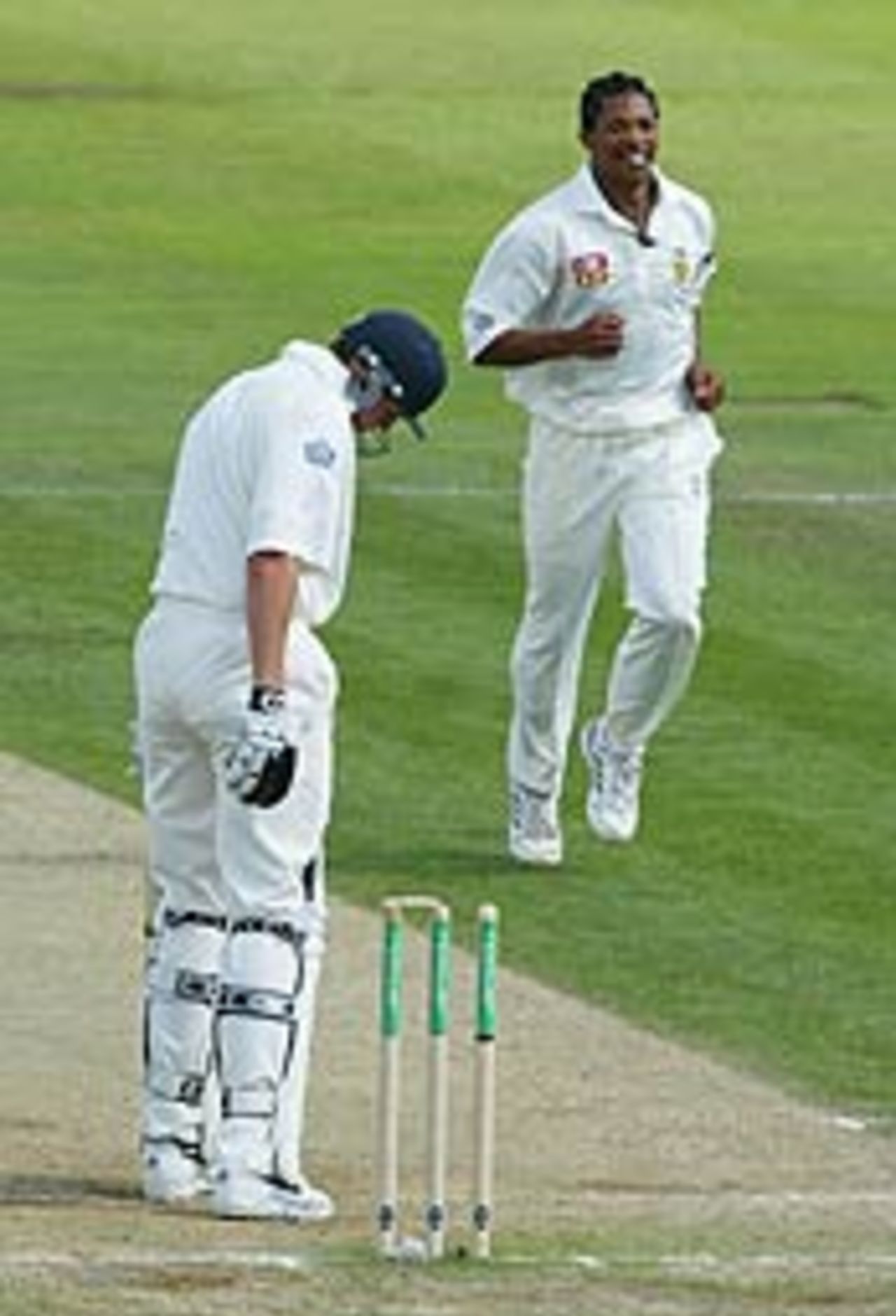 Makhaya Ntini bowls Steve Harmison for 0, England v South Africa, 1st Test, Day 5, July 28, 2003