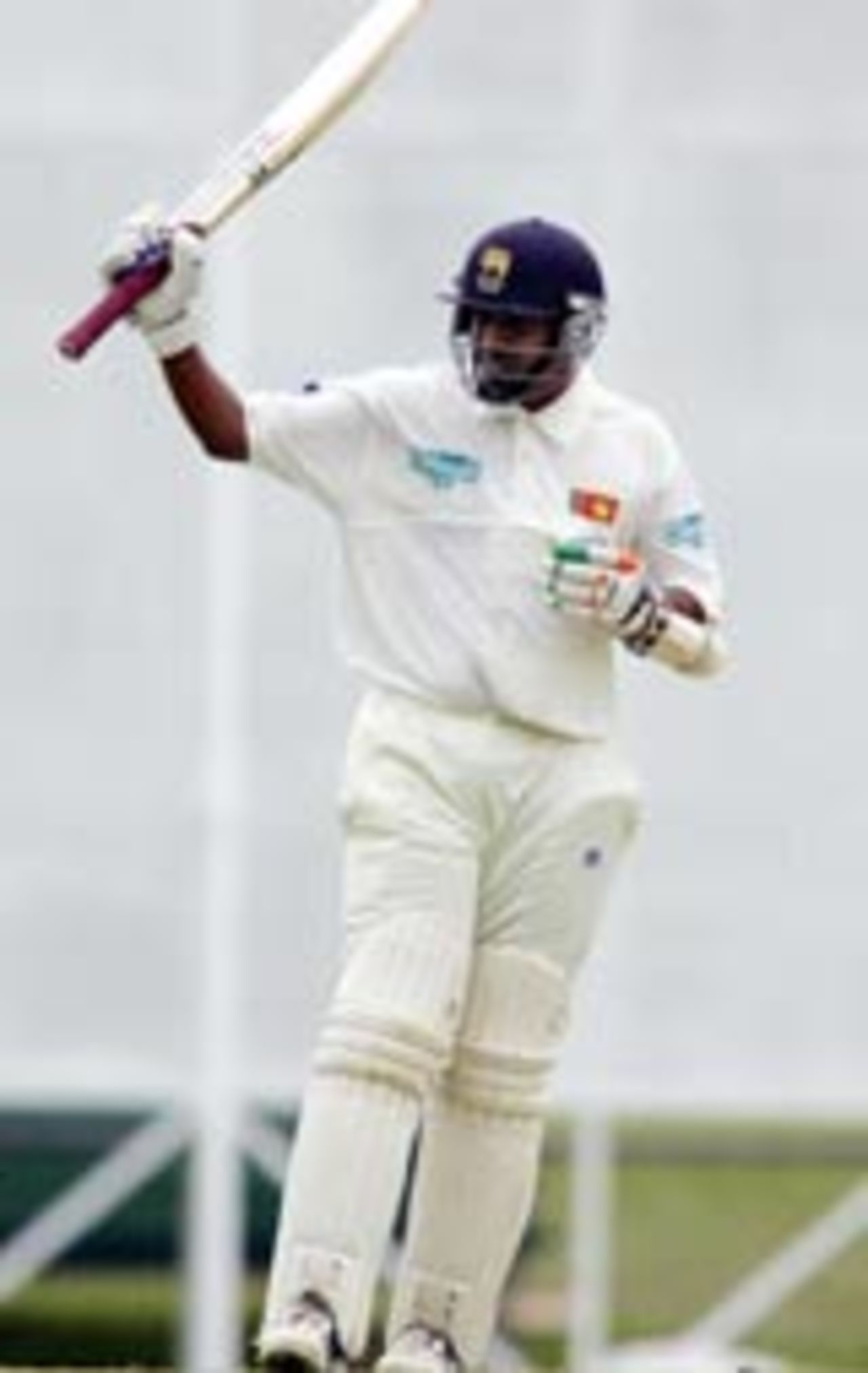 Thilan Samaraweera acknowledges his half-century, Australia v Sri Lanka, 2nd Test, Cairns, 3rd day, July 11, 2004
