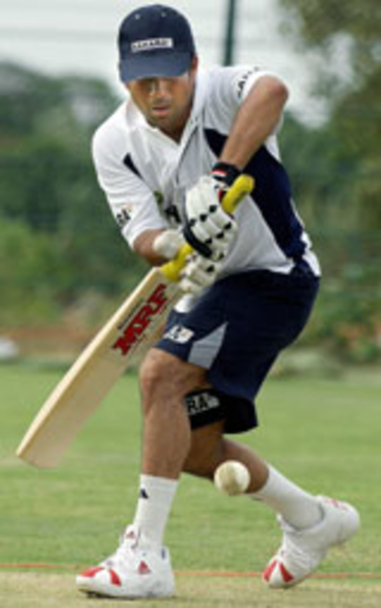 Sachin Tendulkar warms up ahead of India's Asia Cup game against UAE, July 16 2004