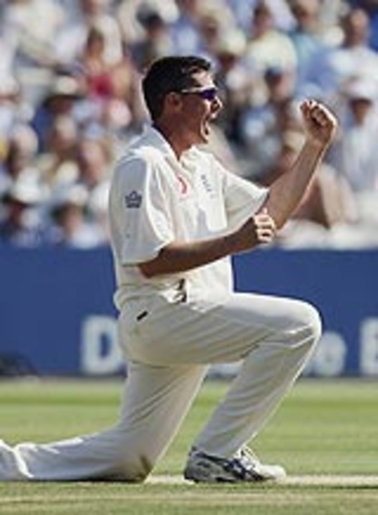 Ashley Giles grabbed the big wickets of Chris Gayle and Brian Lara to put England on top at Lord's, July 23