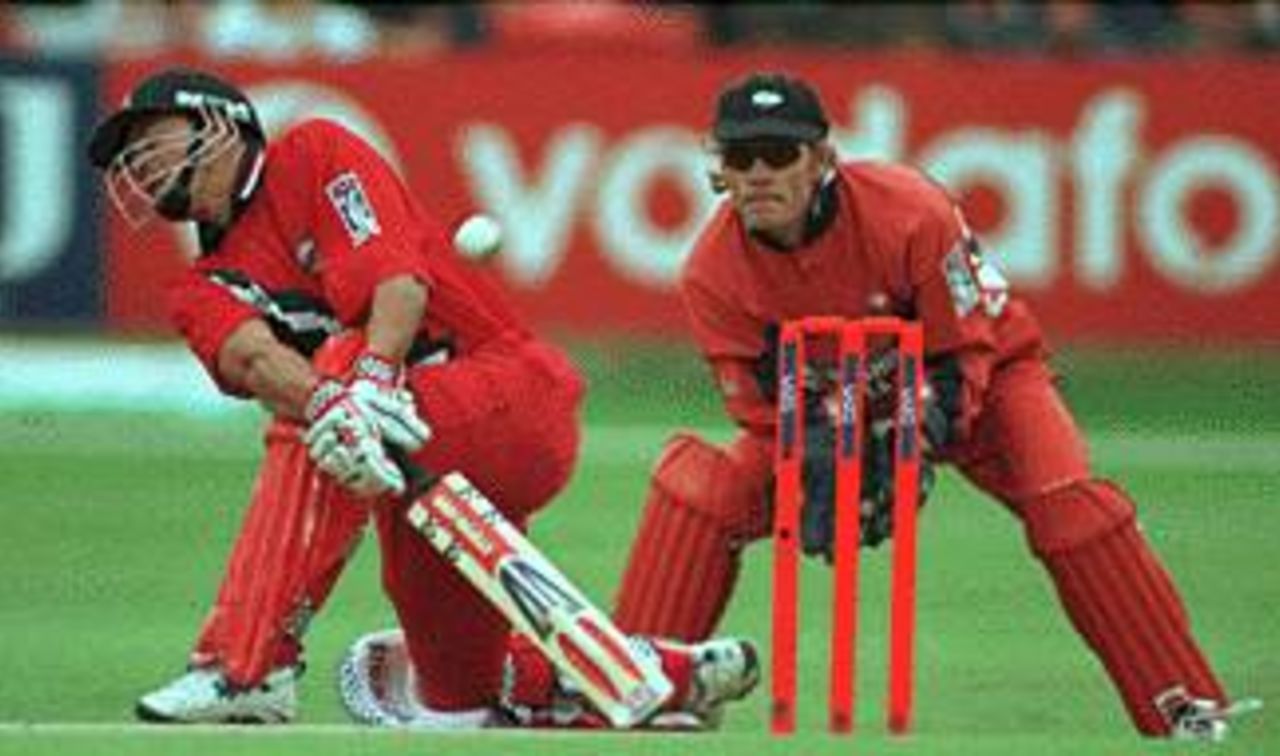 Warren Hegg hits to leg, Lancashire v Yorkshire, National League 12 Aug 1999