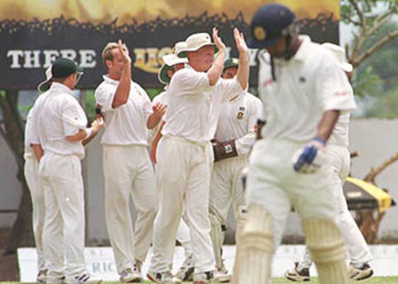 The Proteas celebrate the fall of a Lankan wicket as they inch towards sense victory, South Africa in Sri Lanka, 2000/01, 2nd Test, Sri Lanka v South Africa, Asgiriya Stadium, Kandy, 30July-03August 2000 (Day 4).