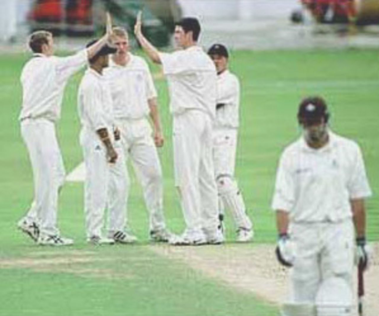 Smethurst congratulated by teammates, PPP healthcare County Championship Division One, 2000, Surrey v Lancashire, Kennington Oval, London, 02-05 August 2000(Day 2).