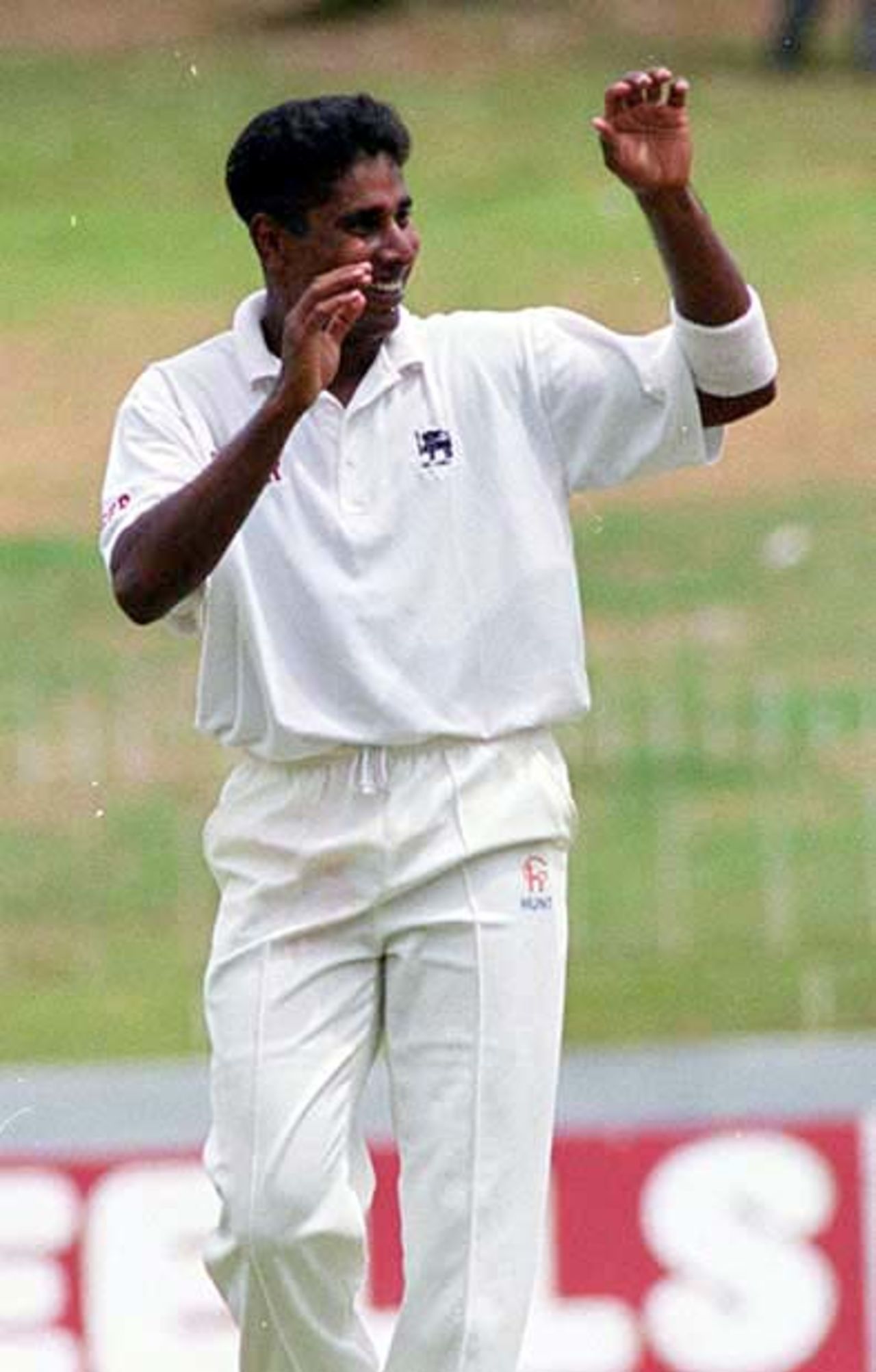 Chaminda Vaas is overjoyed after picking up a South African wicket, South Africa in Sri Lanka, 2000/01, 3rd Test, Sri Lanka v South Africa, Sinhalese Sports Club Ground, Colombo, 06-10 August 2000 (Day 1).