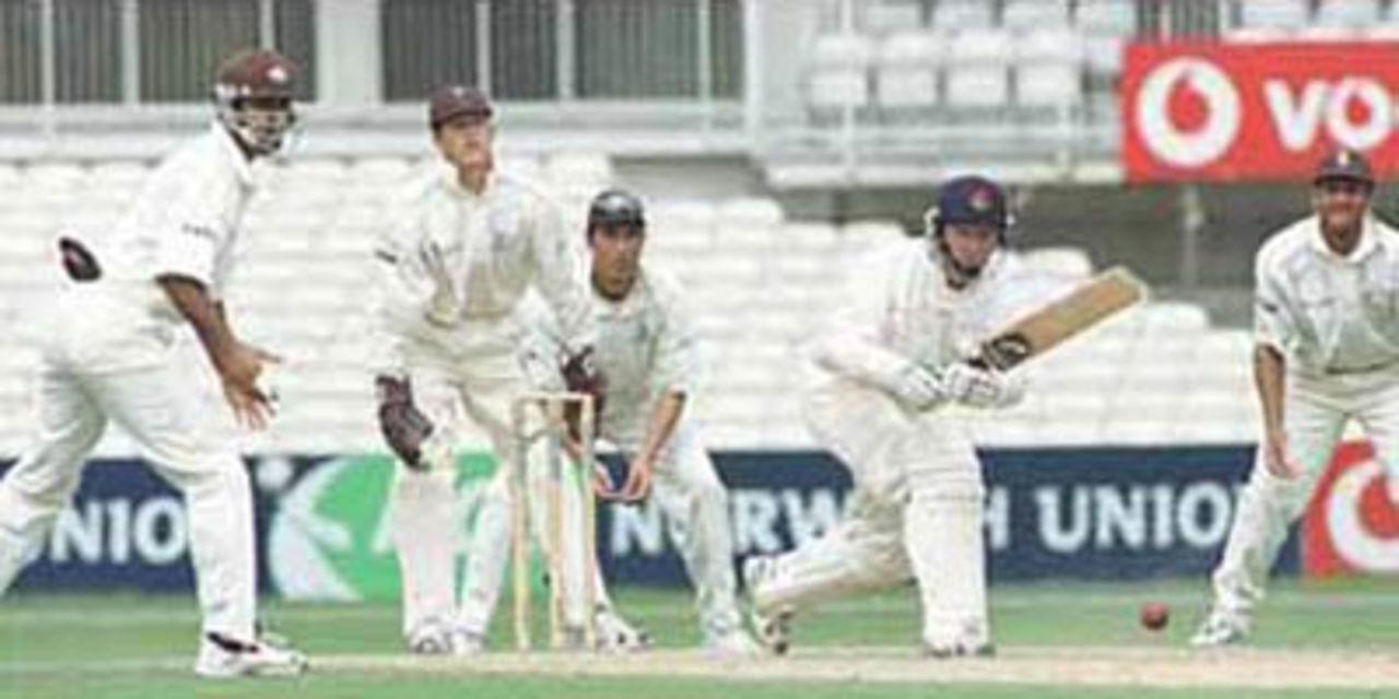 Fairbrother gets past the close cordon to their utter dismay, PPP healthcare County Championship Division One, 2000, Surrey v Lancashire, Kennington Oval, London, 02-05 August 2000(Day 4).