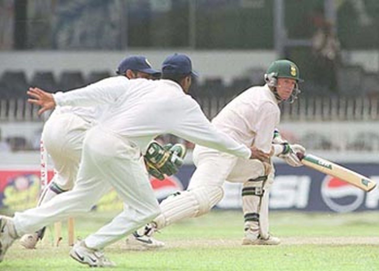 Rhodes looking to steal a single as Jayawardene tries to follow the ball, South Africa in Sri Lanka, 2000/01, 3rd Test, Sri Lanka v South Africa, Sinhalese Sports Club Ground, Colombo, 06-10 August 2000 (Day 4).