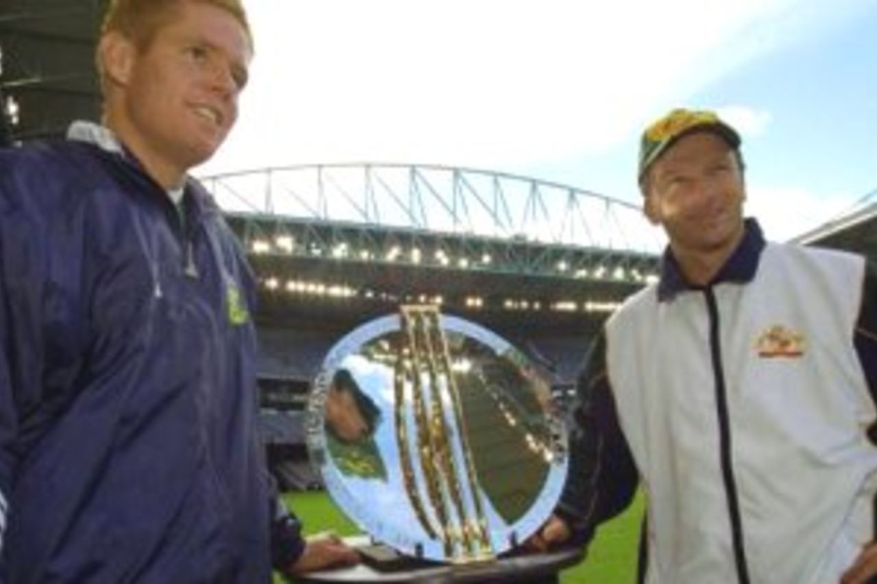 15 Aug 2000: South African Captain Shaun Pollock (left) and Australian Captain Steve Waugh, with the trophy they will be playing for on Colonial Stadium, venue for the Super Challenge 2000 one day cricket series beginning Wednesday in Melbourne, Australia.