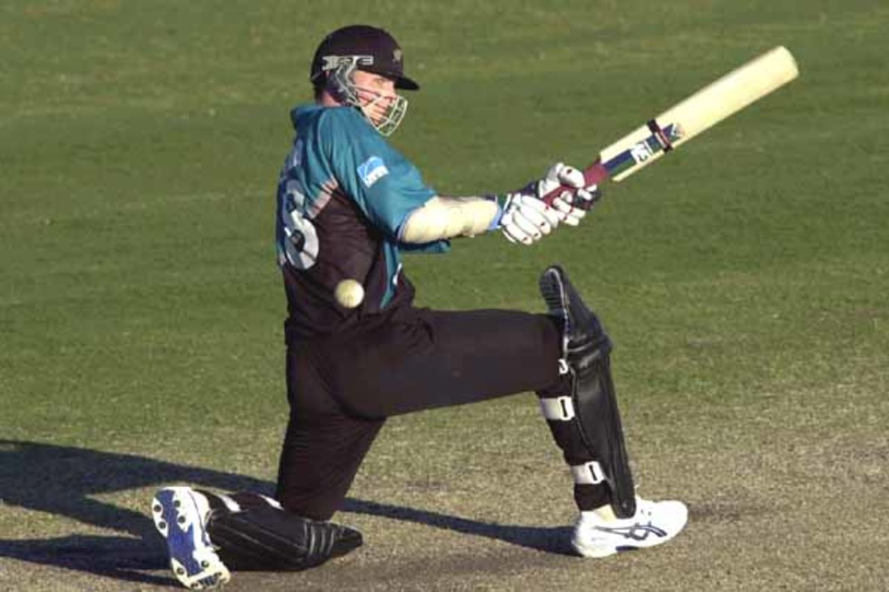 15 Aug 2000: Shayne O'Connor of New Zealand in action against Queensland during the New Zealand versus Queensland practice match at Allan Border Field in Brisbane, Australia. Queensland won the game by 23 runs.