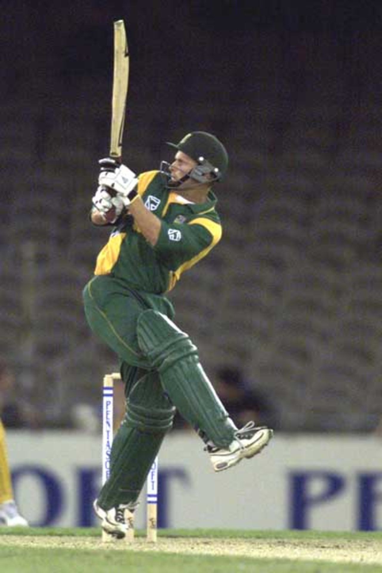 16 Aug 2000: Gary Kirsten of South Africa in action in the match between Australia and South Africa, in game one of the Super Challenge 2000, played at Colonial Stadium in Melbourne, Australia. This is the first game of cricket to be played indoors.