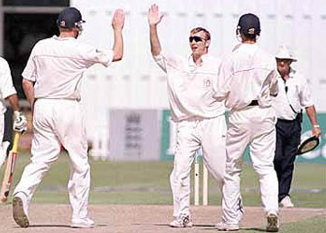 Chris Schofield and Andrew Flintoff combined to remove John Dakin, PPP healthcare County Championship Division One, 2000, Leicestershire v Lancashire, Grace Road, Leicester, 22-25 August 2000(Day 4).