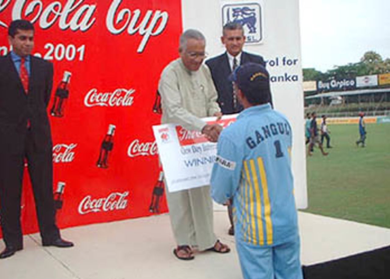 1 August 2001: Coca-Cola Cup (Sri Lanka) 2001, 8th Match, India v Sri Lanka, Sinhalese Sports Club, Colombo