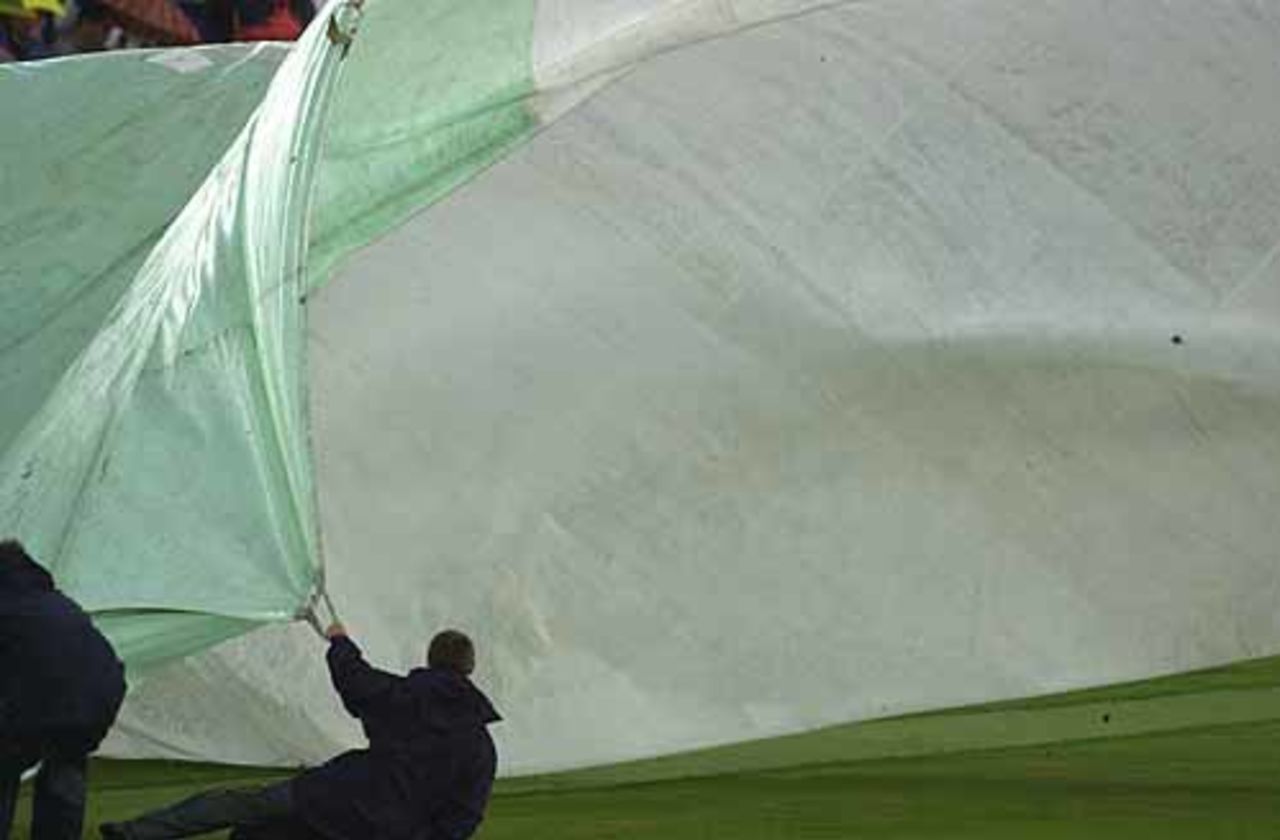 The wind turns the ground sheet into a sail, The Ashes 3rd npower Test, Nottingham, 02-06 Aug 2001