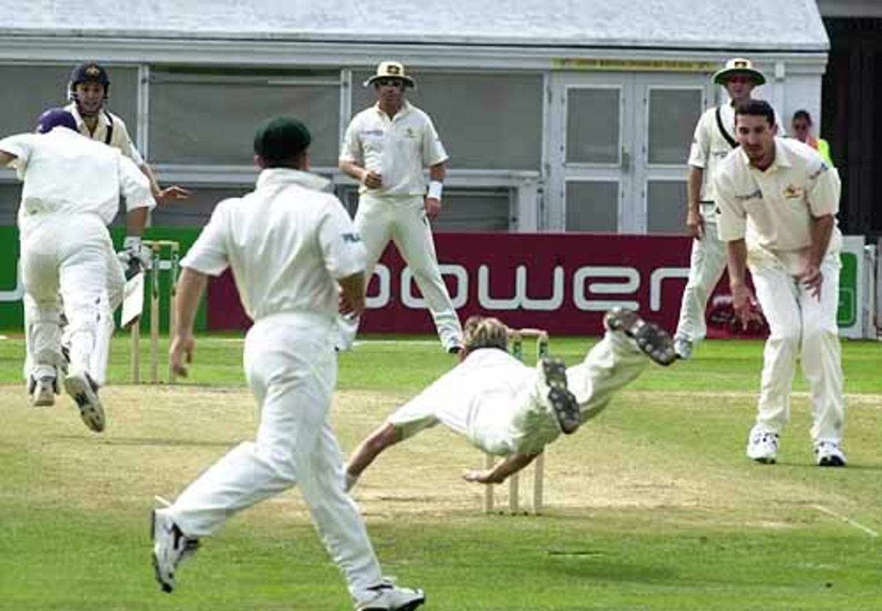 Brett Lee about to run out Mark Butcher for 47, England v Australia, The Ashes 4th npower Test, Leeds, 16-20 Aug 2001