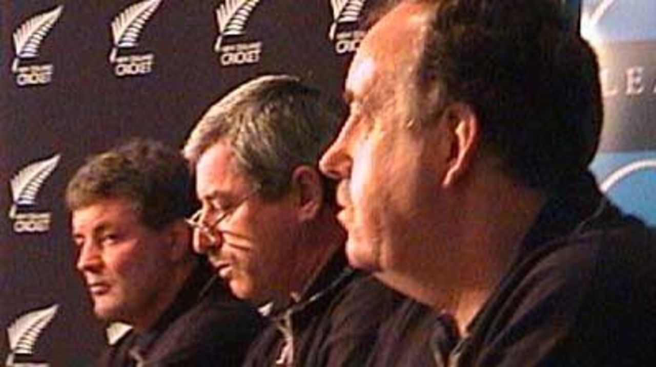Selectors Brian McKechnie (left), Sir Richard Hadlee (chairman) and Denis Aberhart (coach) at a New Zealand Cricket press conference to name the side to contest three One-Day Internationals against Pakistan in September 2001, 20 August 2001.
