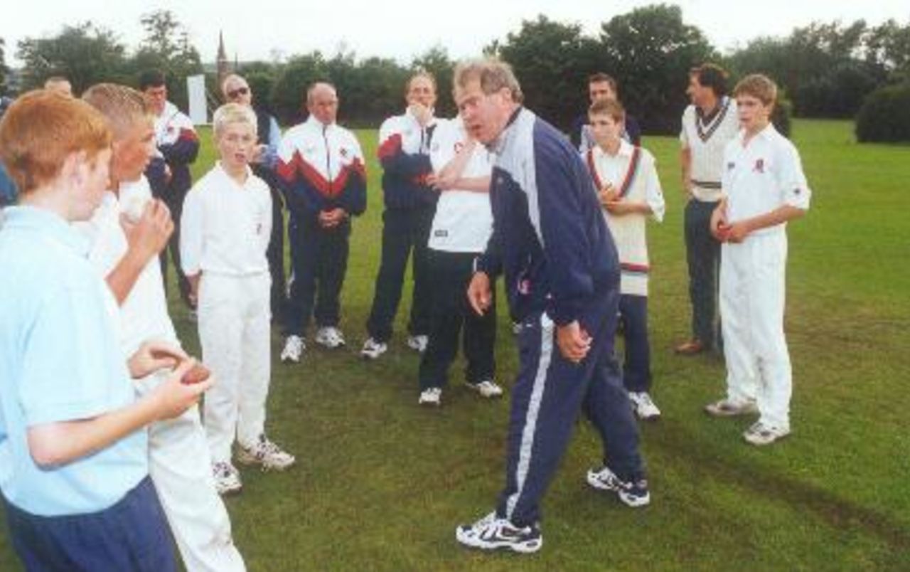 Terry Jenner youth coaching, workshops in Belfast, 20-21 August 2001