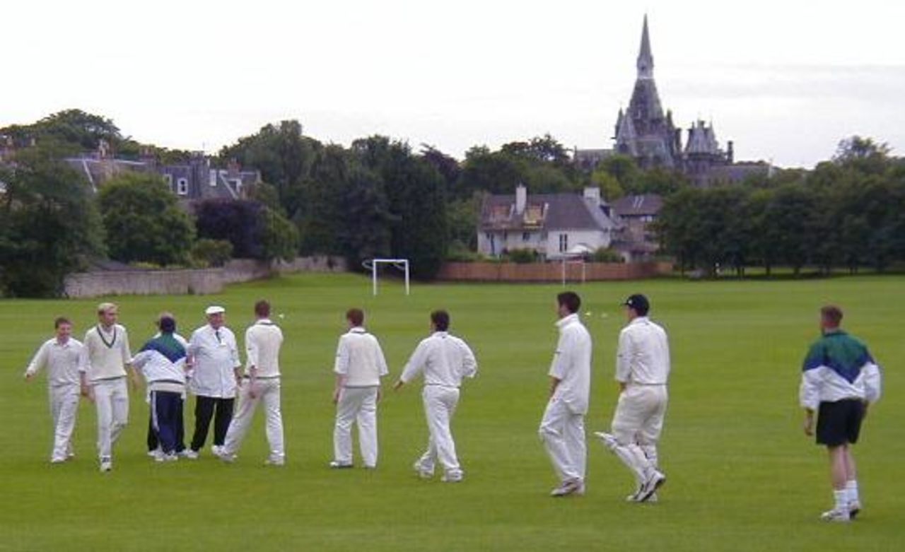 Scotland & Ireland thank their umpire, ECC Under-17 1st Division Tournament 2002