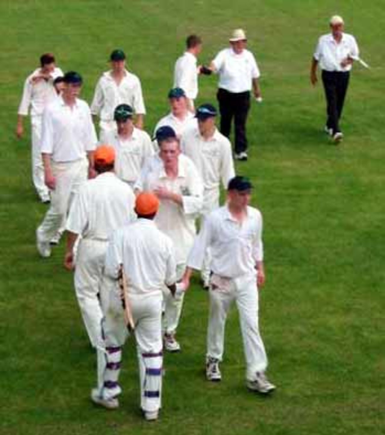 Irish congratulate Dutch, ECC 'A' Tournament 2002