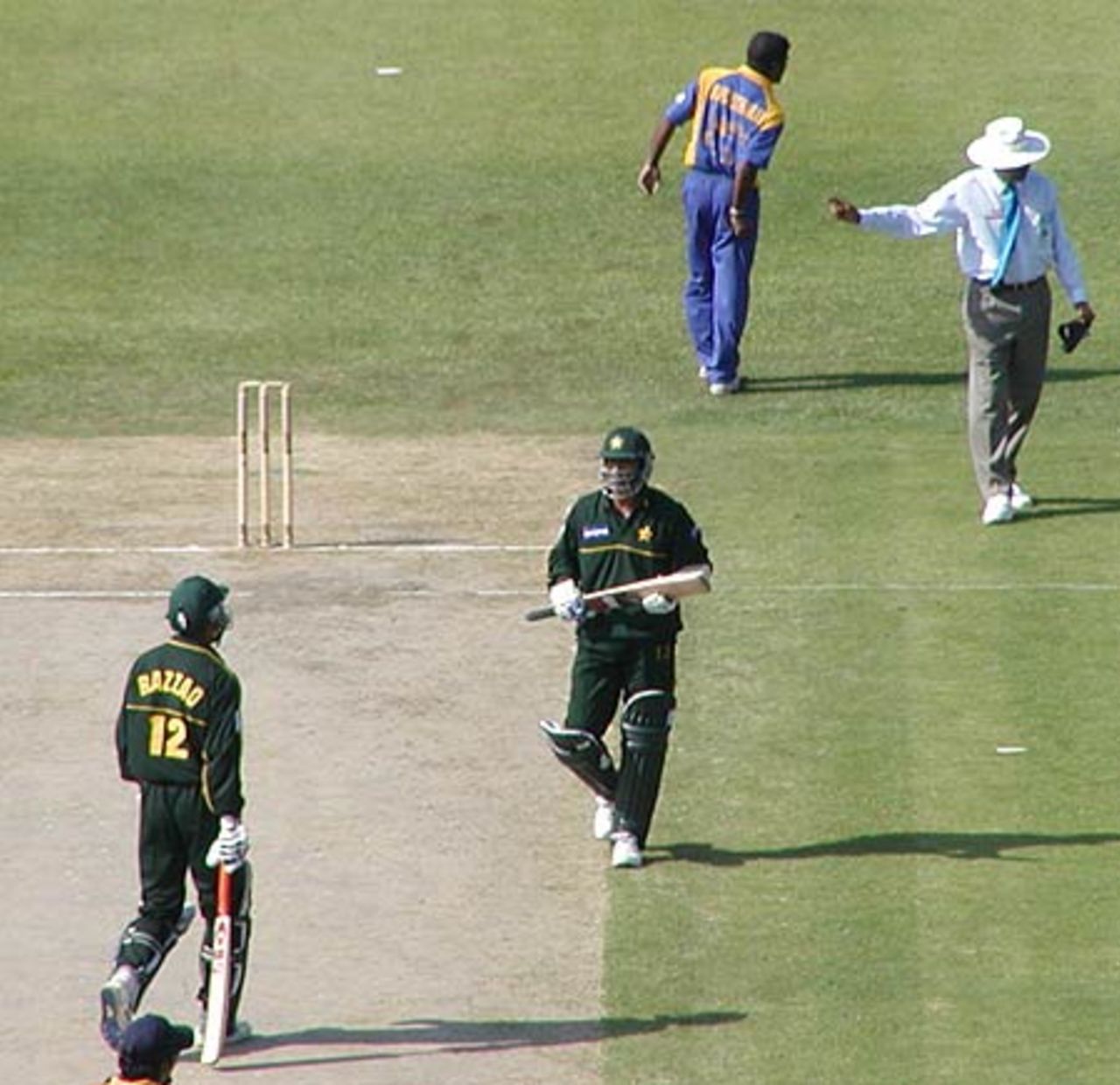 Yousuf Youhana hit a four, Morocco Cup, 4th ODI at Tangiers, Pakistan v Sri Lanka, 17 Aug 2002