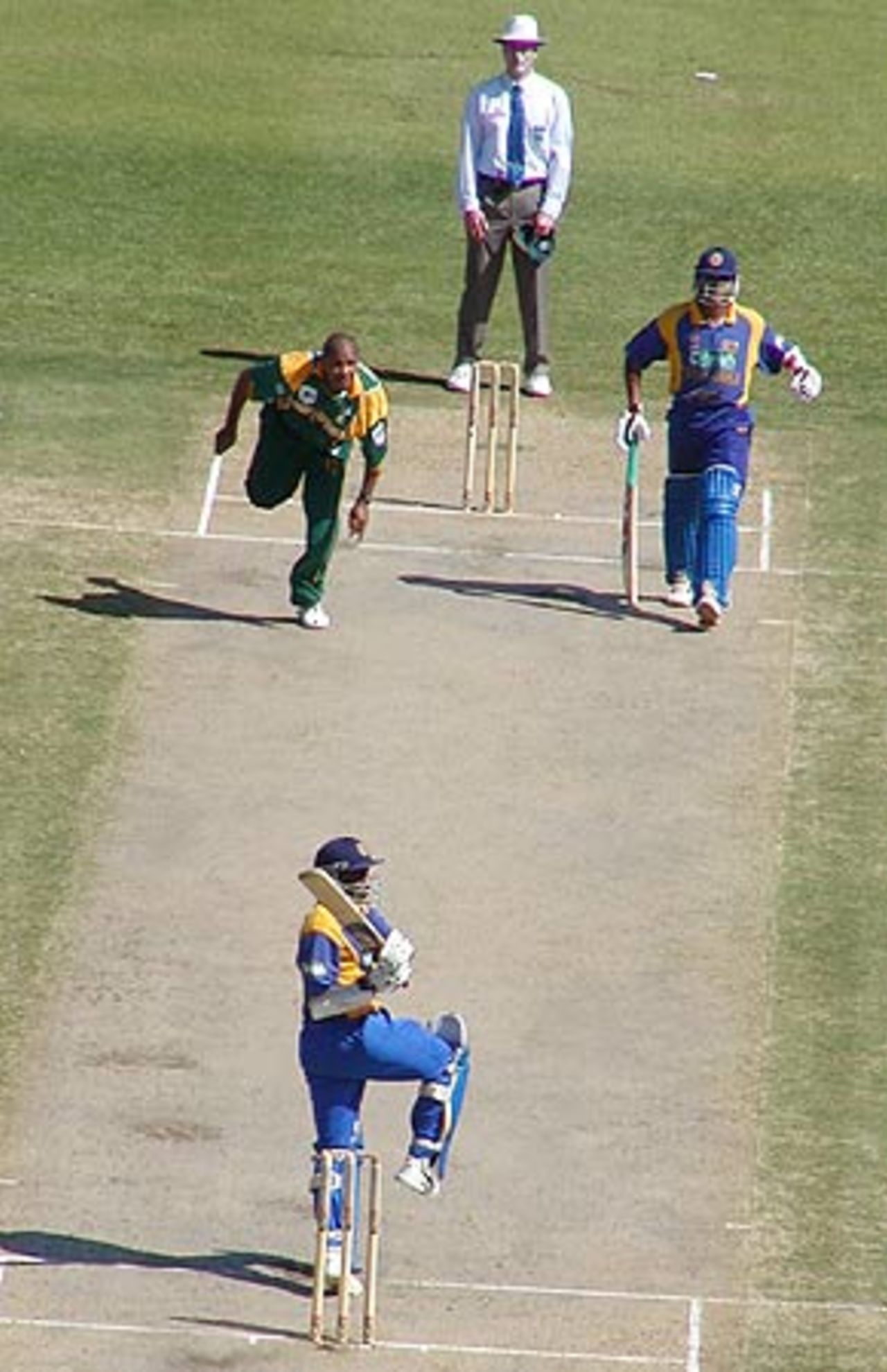 Jayasuriya pulls Telemachus for 4, Morocco Cup, Final ODI at Tangiers, South Africa v Sri Lanka, 21 Aug 2002