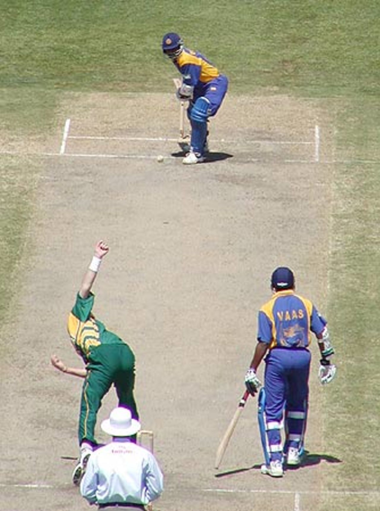 Donald bowling to Muralitharan, Morocco Cup, Final ODI at Tangiers, South Africa v Sri Lanka, 21 Aug 2002