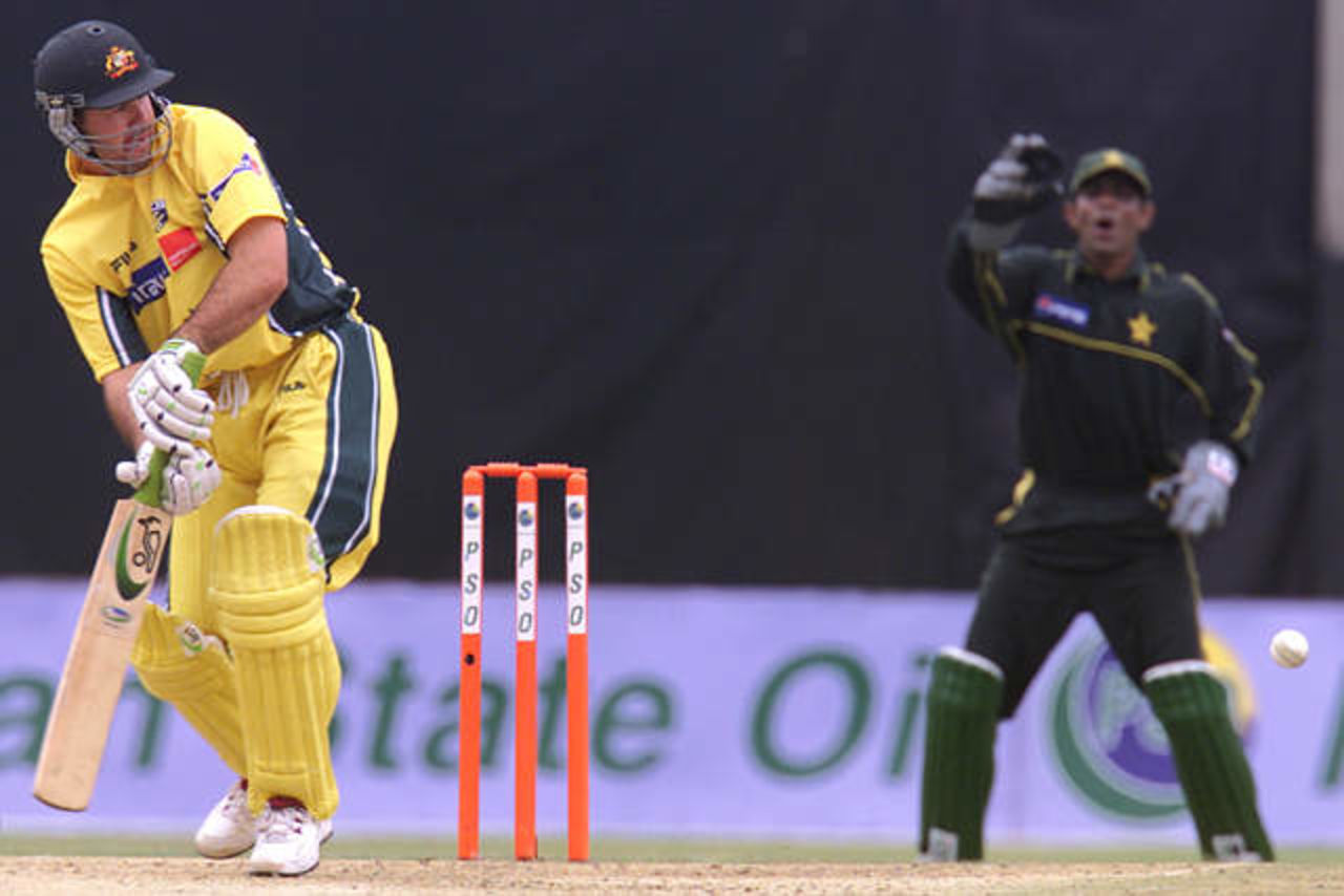 2nd Match: Australia v Pakistan, PSO Tri-Nation Tournament, 30 August 2002