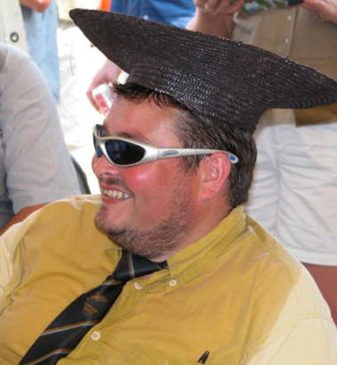 Large man finds it hot at the Auction