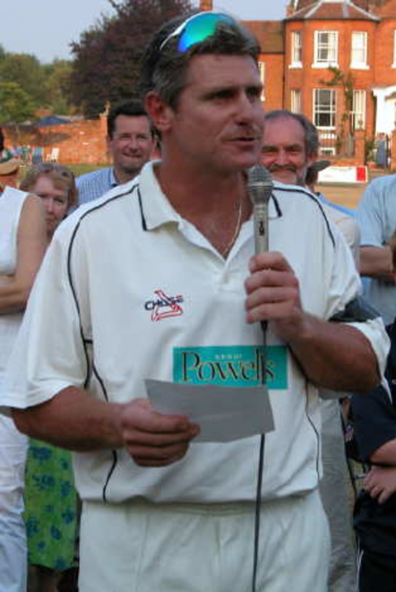 Robin thanks his sponsors, players and guests and spectators for a wonderful day.